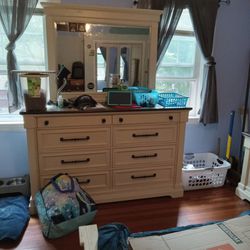 Large Hardwood 8 Drawer Dresser  W/ Mirror