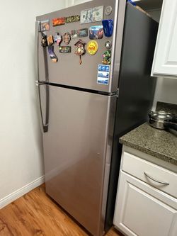 GE 17.5 cu ft Refrigerator for sale