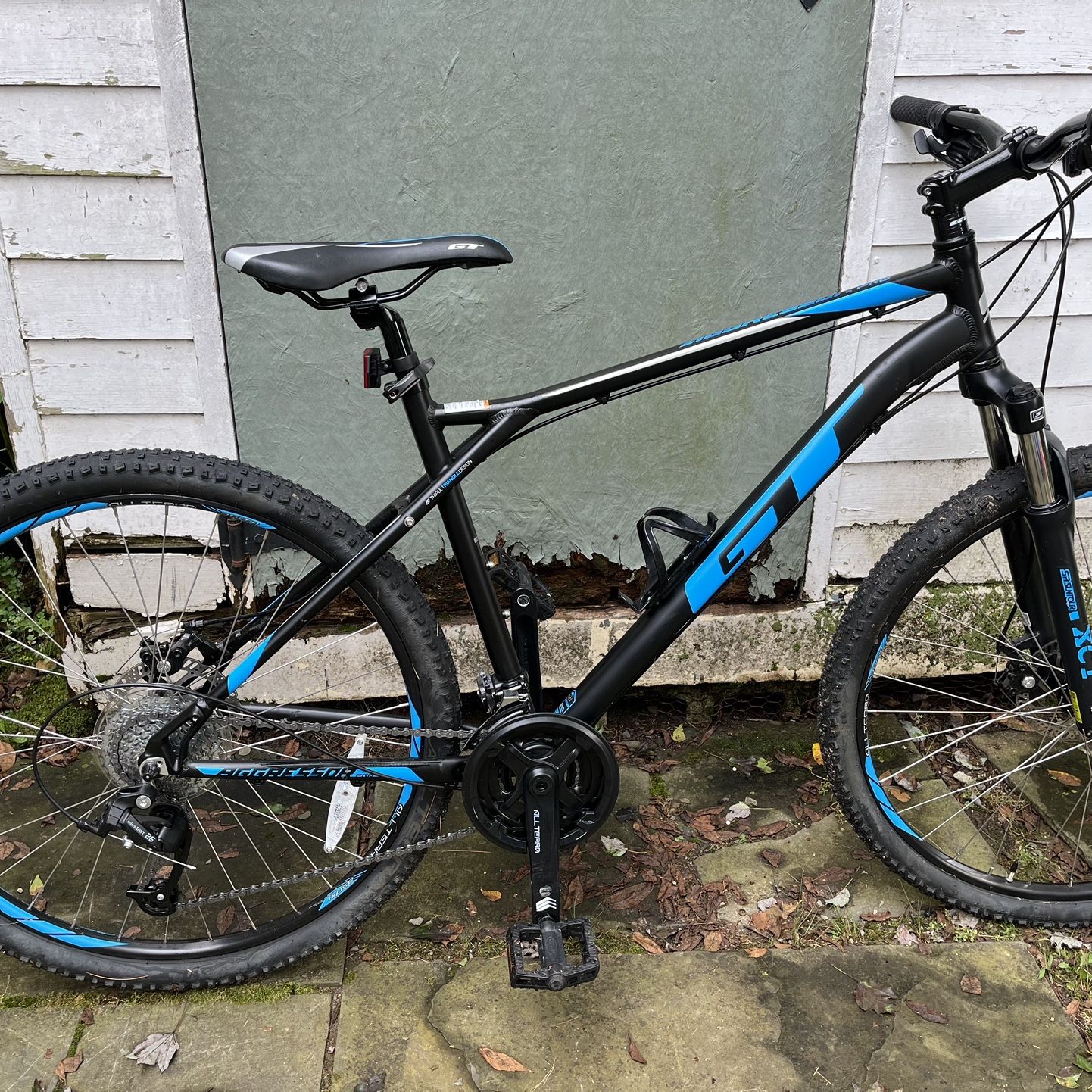 gt aggressor pro bicycle GT Aggressor Pro 27.5in Men's Mountain Bike for Sale in West Brookfield, MA