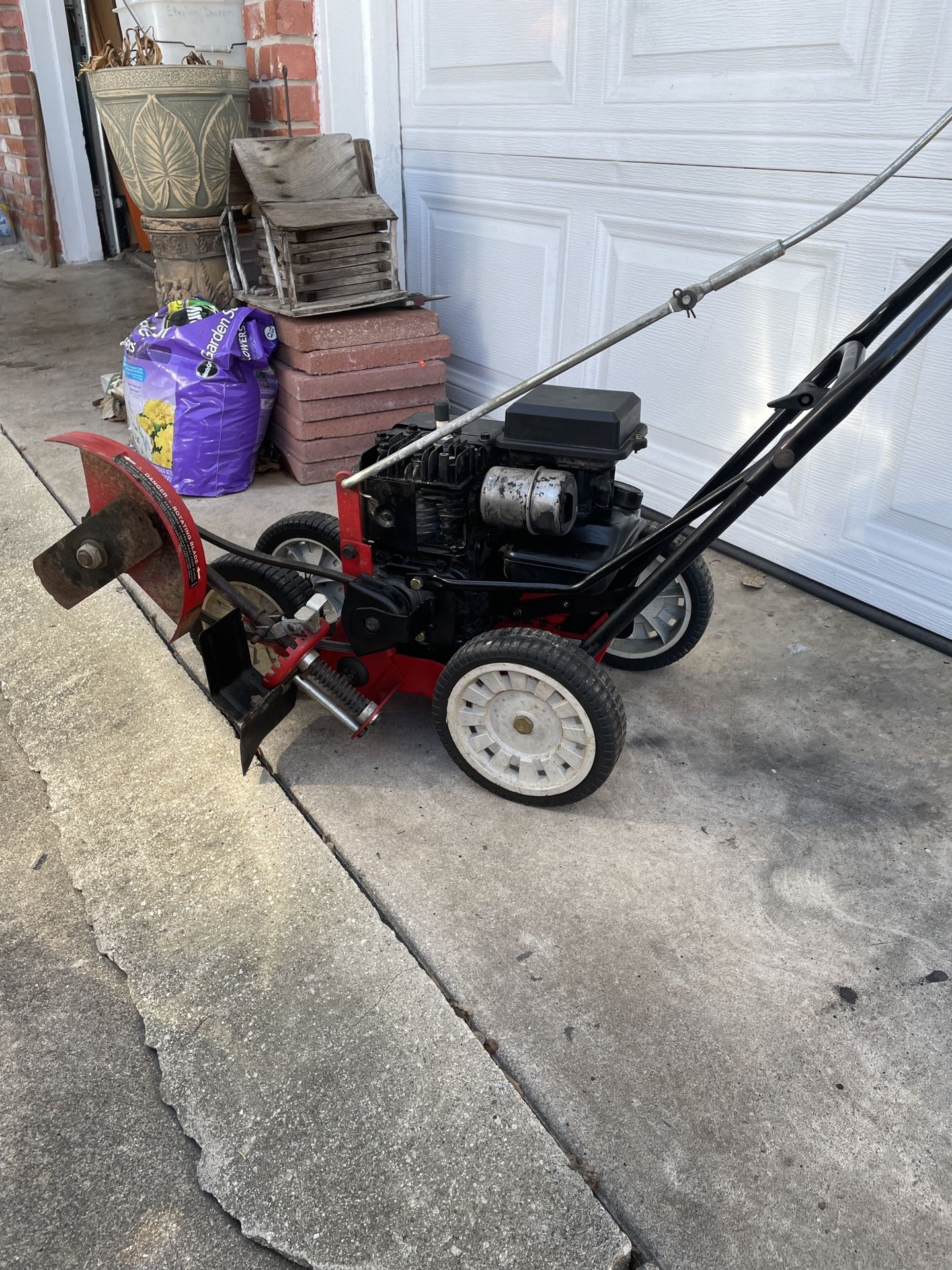 LAWN EDGER