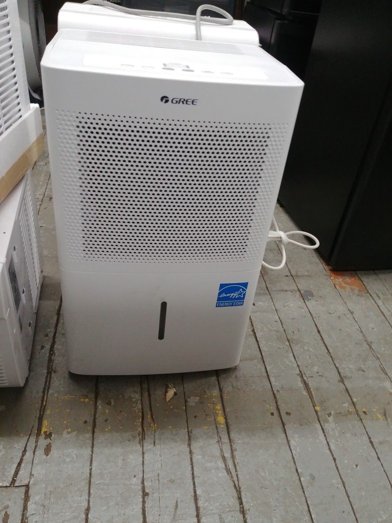 New 50 Pint Gree Dehumidifier $150