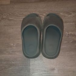 Yeezy Slides