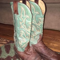 Ladies AQHA boots