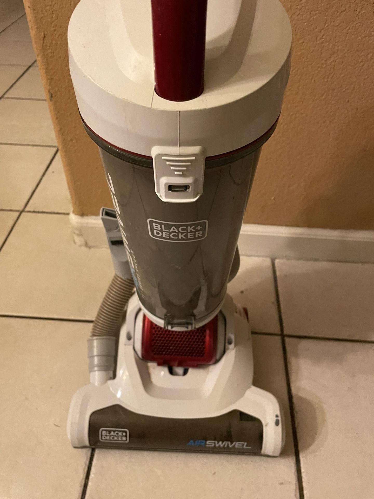 BLACK AND DECKER AUTOMATICWRENCH ( IT ACTUALLY WORKS) $10 for Sale in  Riverside, CA - OfferUp