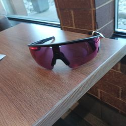 Oakley meta glasses black MT  red MZ wearable Dumm vanguard