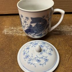 Vintage The Original CHINESE PORCELAIN BLUE & WHITE KOI FISH MUG CUP COFFEE TEA WTH LID
