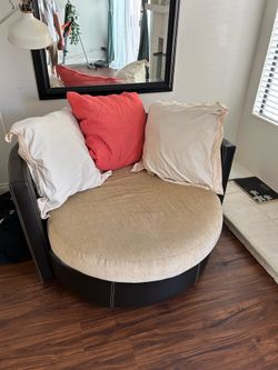 Swivel chair