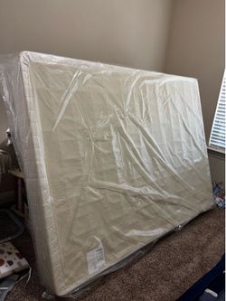 Queen bed spring box