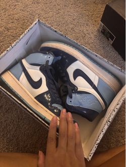 Air Jordan 1 Retro High OG "UNC Patent Leather”