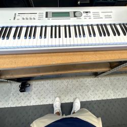 Korg Triton Le 88 Key Music Workstation Keyboard Silver Piano
