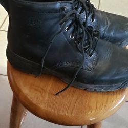 Men's leather work boots size 9 and a 1/2