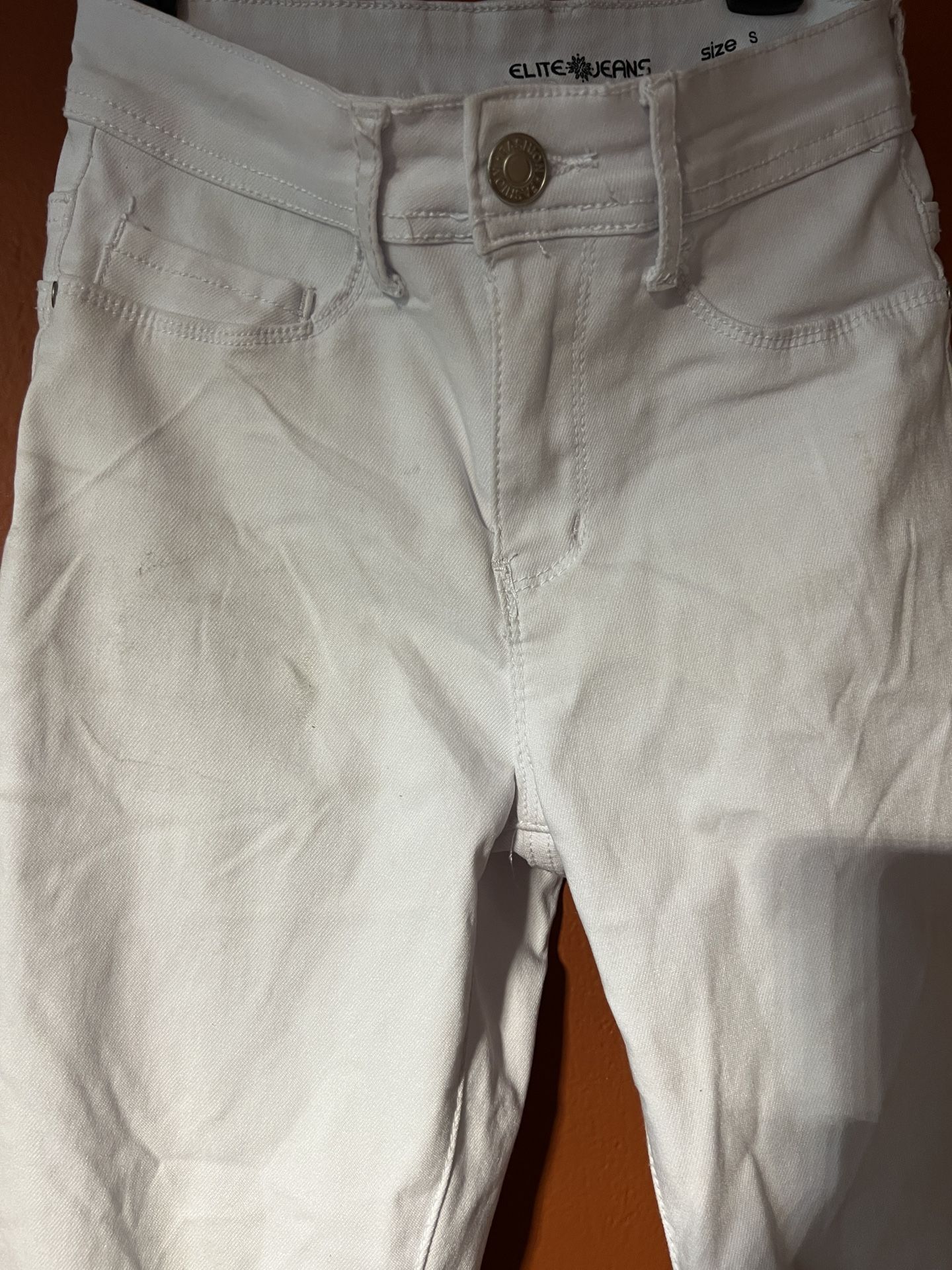 White Stretchy Pants/jeans (not Leggings)
