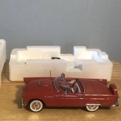 DANBURY MINT 1956 Ford Thunderbird Convertible, 1/24 Scale, New in Box with Title!