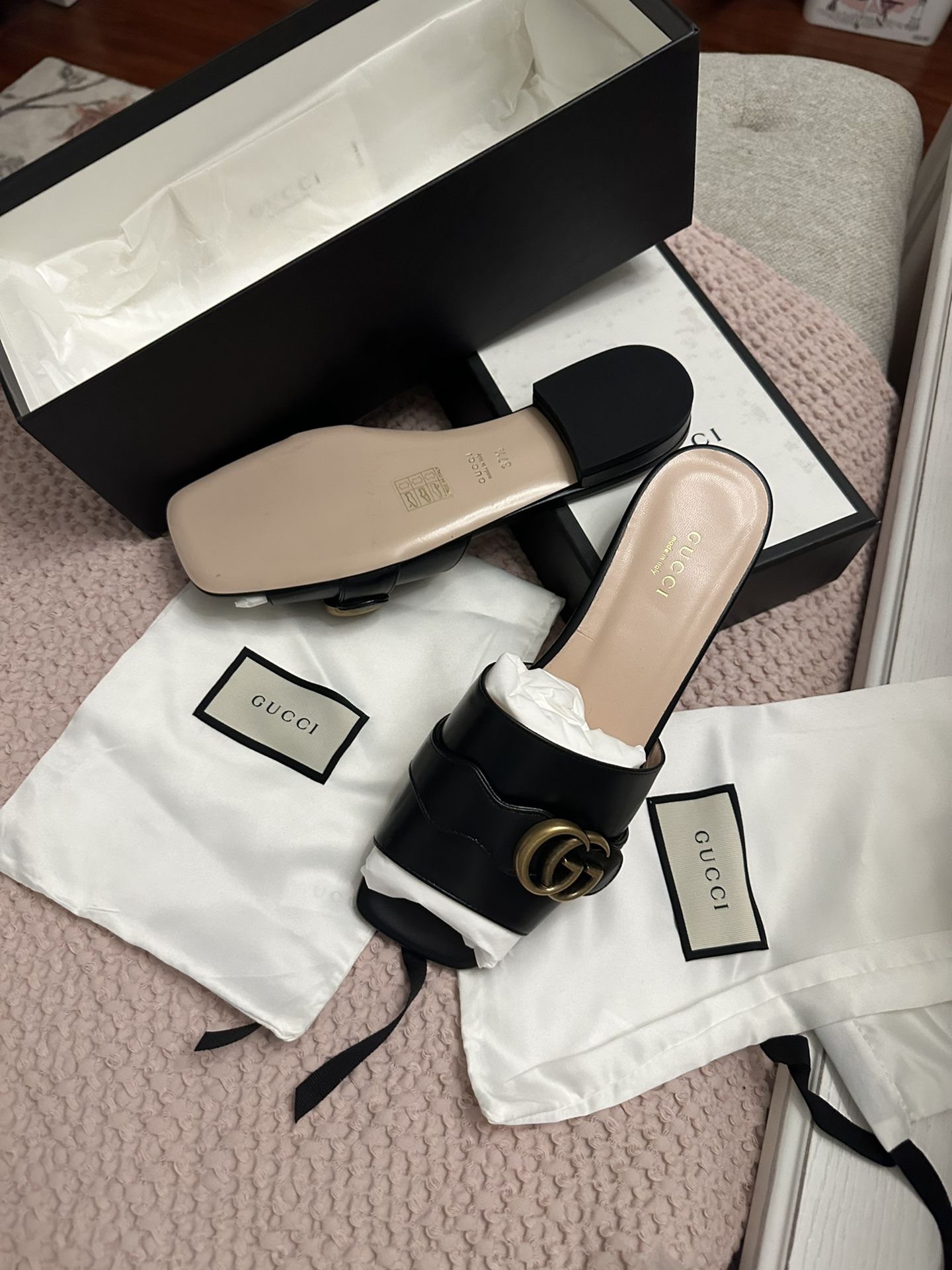 Gucci Black Slides -new. Size 37 1/2