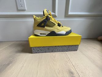 Jordan 4 Lightning Size 9