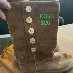 UGG Boots Size 8 $20/Pickup Only- *EastValley/New Mesa*