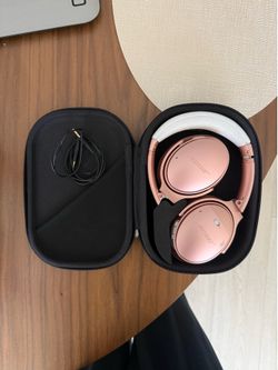 Bose QuietComfort 35 II Wireless Noise Canceling Headphones Limited Edition pink