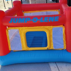 Jump-o-lene Bounce House