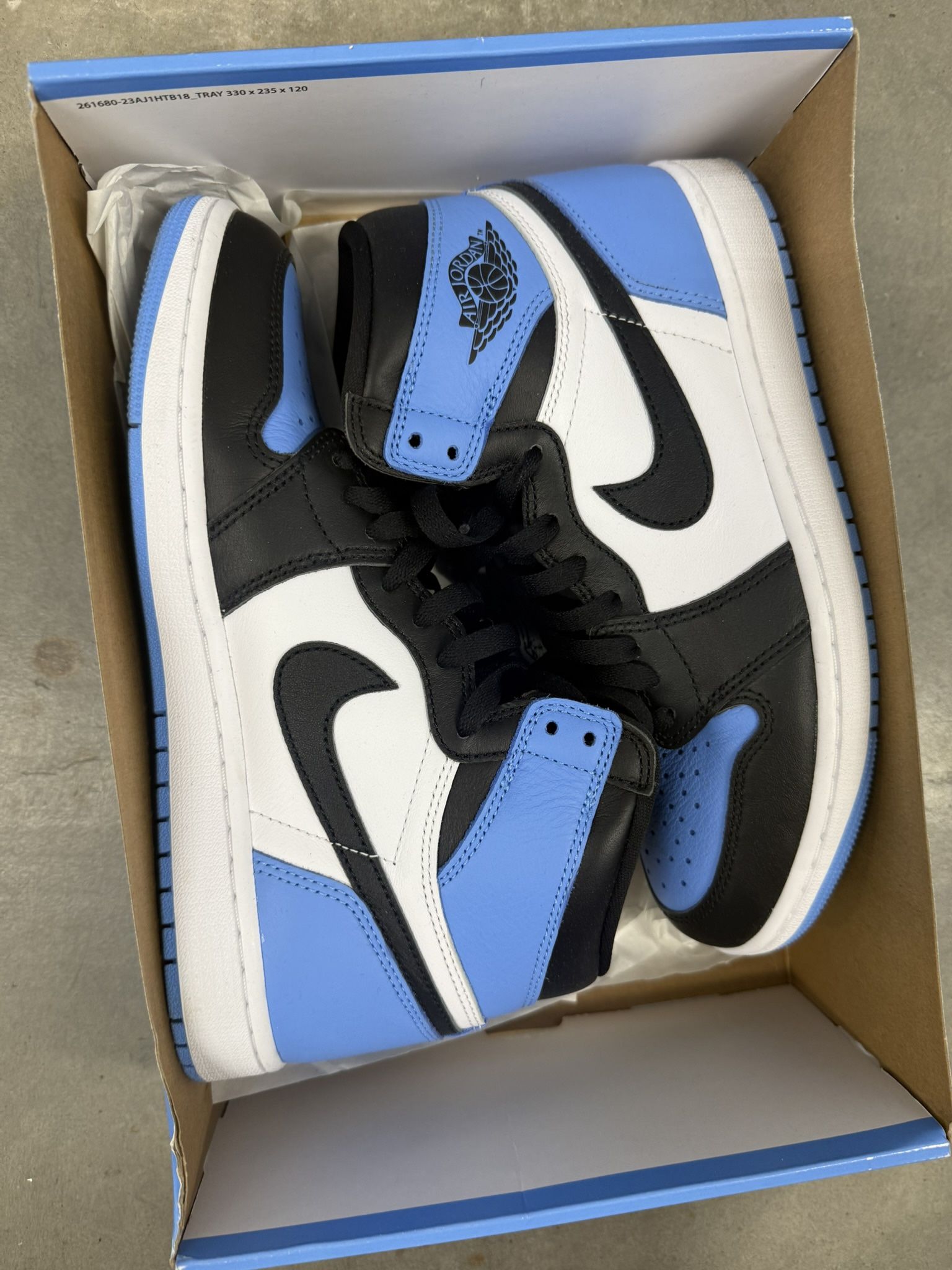 Air Jordan 1 Retro High OG UNC Toe