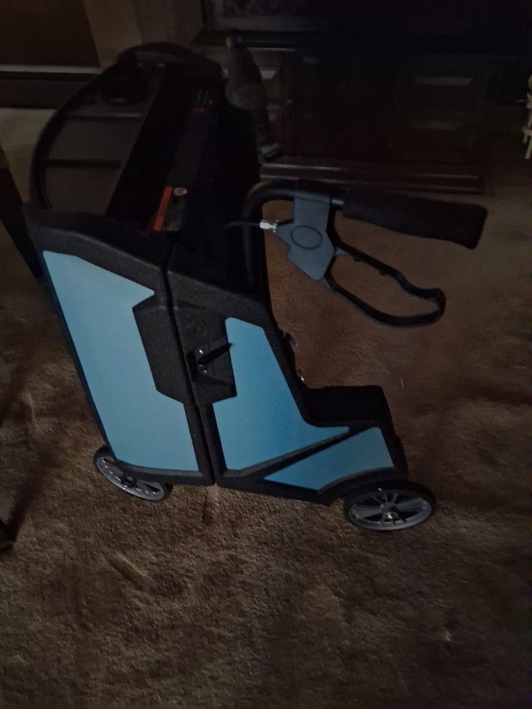 Motivo Walker Adult