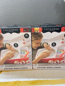 FAO Schwarz Pottery Wheel Studio All-In-One Sculpting Workstation