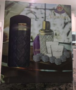 CROWN ROYAL COCTAIL SHAKER SET