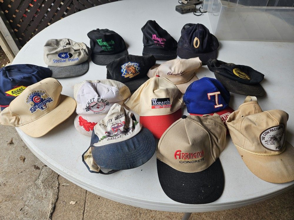 Vintage caps $5.00 each/ cada una. Arlington 