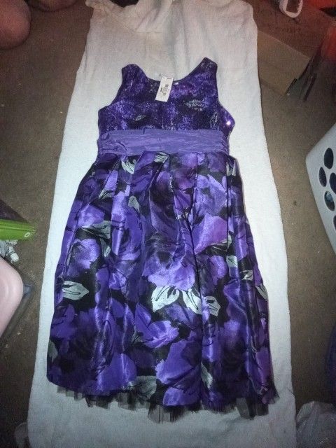 New Never Worn Girls Beautiful Purple Dress