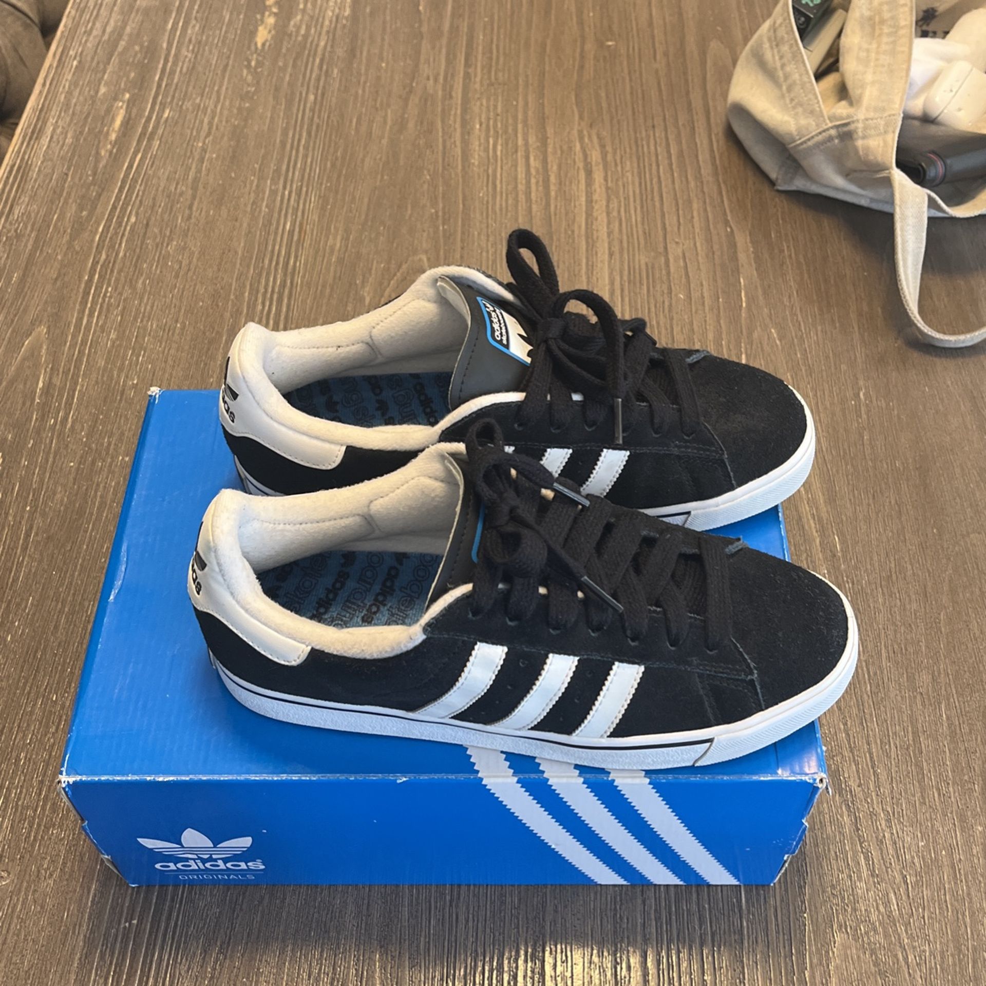adidas gazelle silver green womens Women's adidas Campus 00s 'Winter Low Black Carbon' 9 main image 1