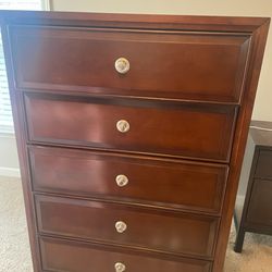 CHEST OF DRAWERS