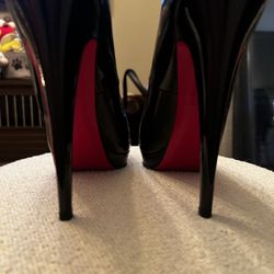 Christian Louboutin 6 Inch Pumps Size 9