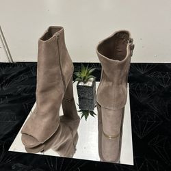 Beige Ankle Boots (Size 10)