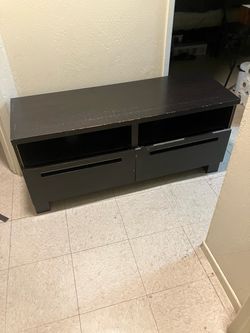 https://offerup.com/redirect/?o=MjF4MTZ4NDdpbi5UVg== stand