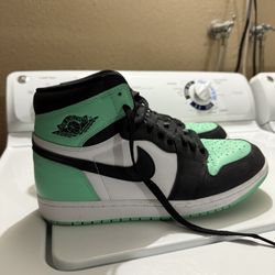 Air Jordan 1 Green Mid 