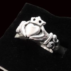 JAMES AVERY CLADDAGH LADIES RING (SIZE 7 1/2)
