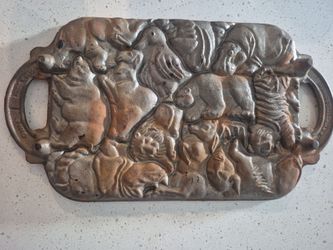 Cast Iron Animal Relief Baking Pan