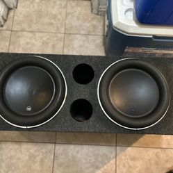 JL Audio 12W7  subwoofers with ported box  READ THE DESCRIPTION