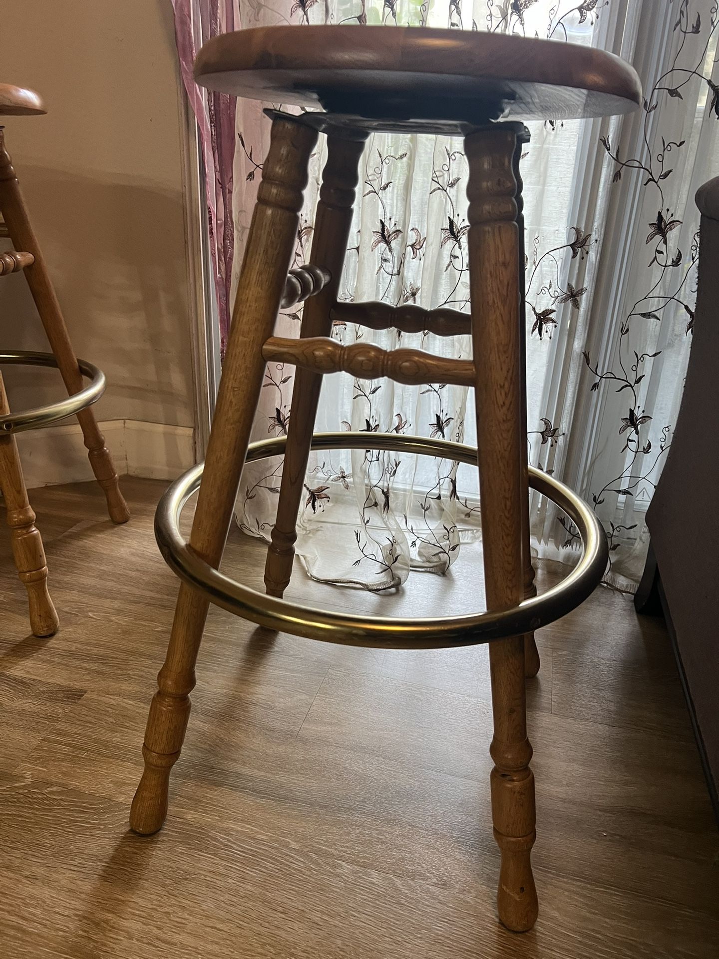 VINTAGE SOLID OAK SWIVEL PUB 30