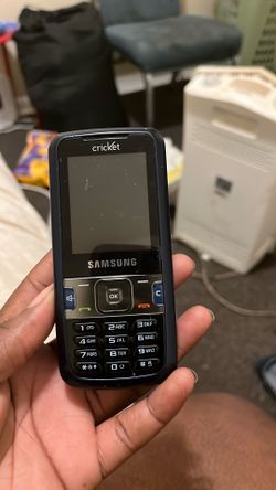 EVERYTHING IN THE PICTURE HAS TO GO MOVING OUT SALE