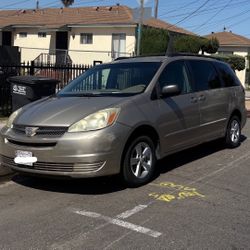 2004 Toyota Sienna