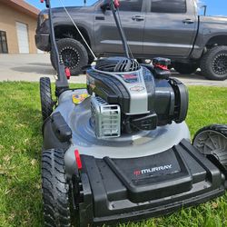 MURRAY GAS PUSH LANW MOWER  no grass bag