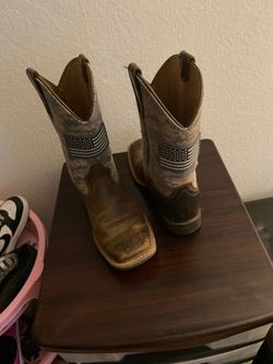 Ariat boy boots
