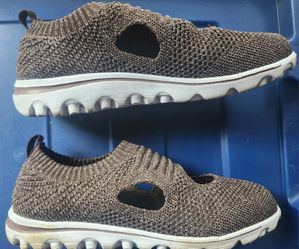 Propet Travelactiv Avid Womans slip on sneakers,  size 6