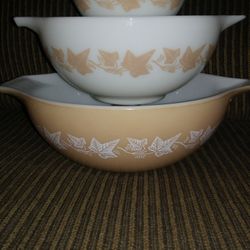 Pyrex Cinderella Bowls