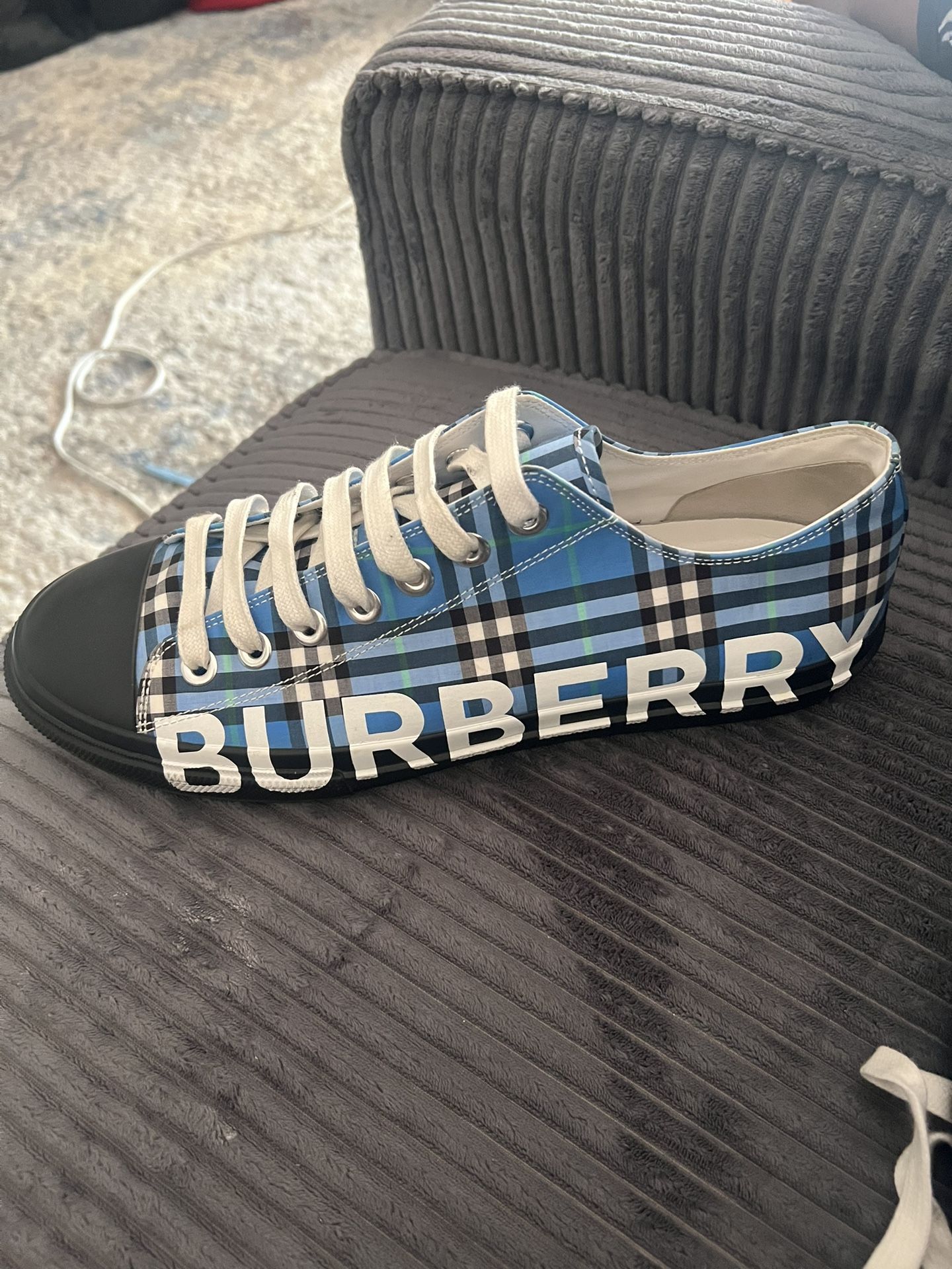 Burberry Shoe Men’s Size 44 Or 10.5/11