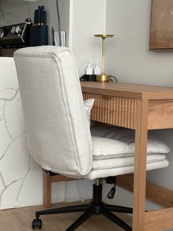 Ultra Plush Swivel Chair