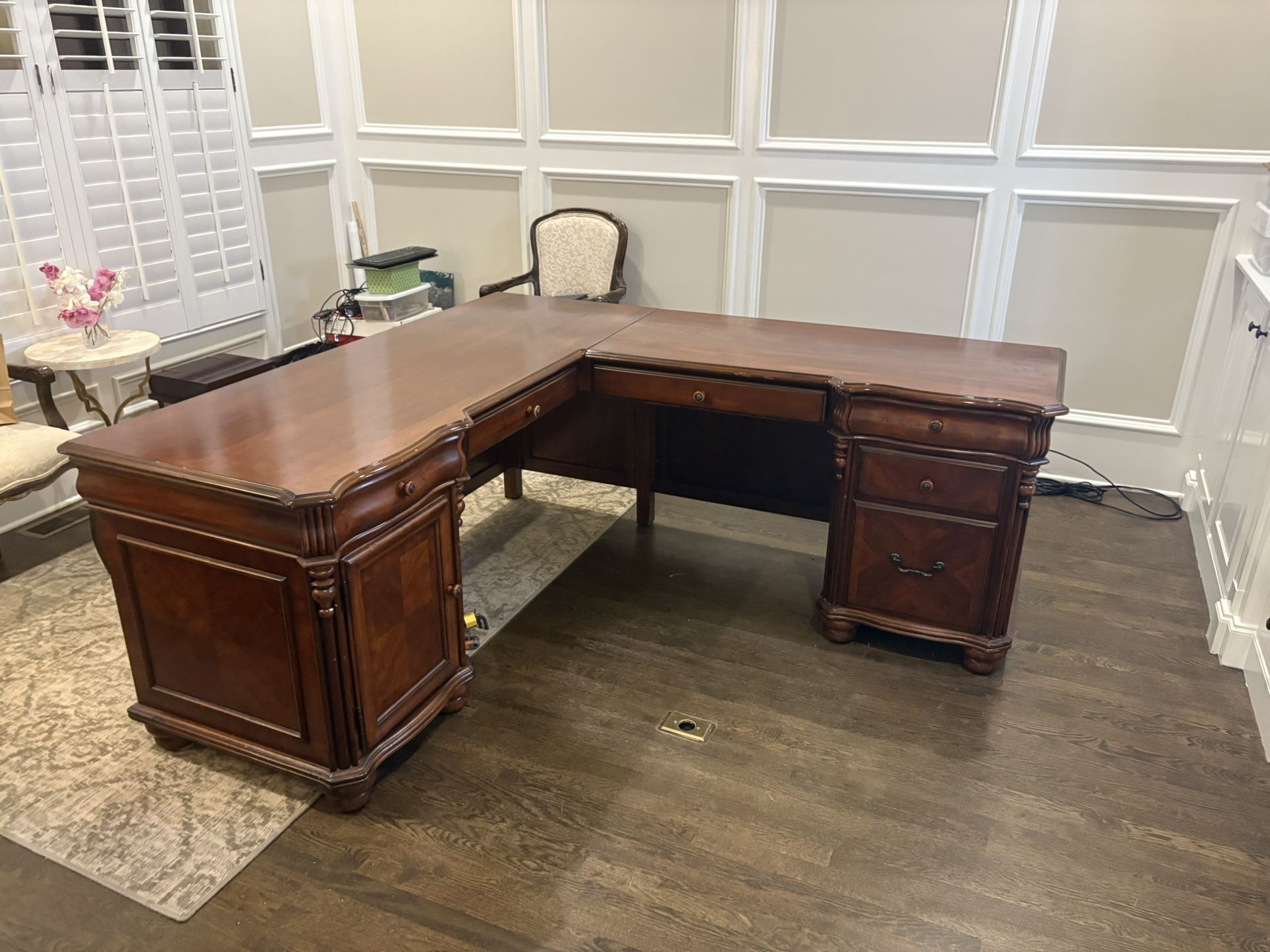 Regency Computer Return Desk