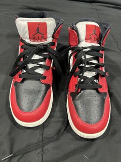 Jordan Retro 1s - Chicago