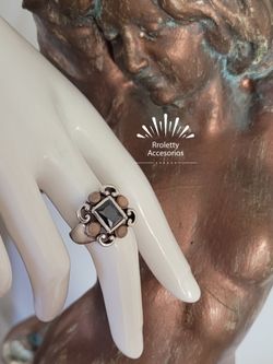 Sterling Silver 925 Ring with beautiful stones.