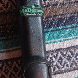 McDermott Pool Stick/case